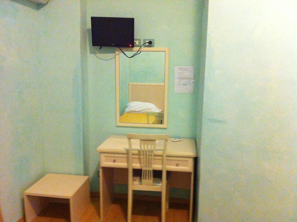 White House Cerveteri Room photo